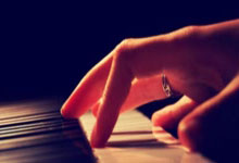 在手机上怎么交易股票:知名的股票软件-马斯克投资的飞行汽车在机场试运营 水平飞行可达177公里 214万元一辆 只能乘坐两人